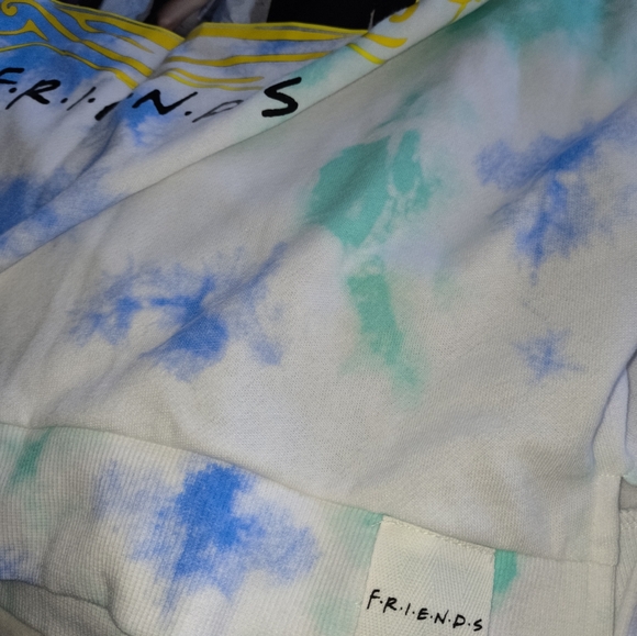 Super cute friend brand new crop top official XXL perfect for winter friends 😜 - Picture 9 of 11